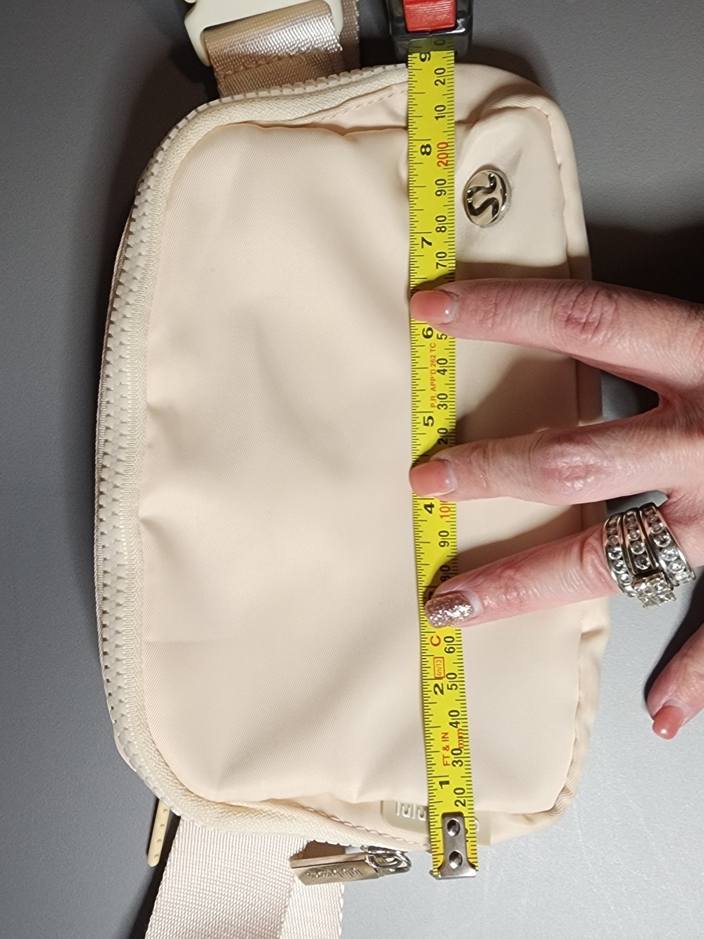 lululemon athletica Cream Travel Pouch - Picture 4 of 12
